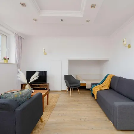 شقة In Near Old Town Market Square By Renters *