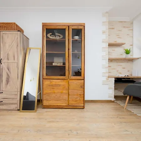 شقة In Near Old Town Market Square By Renters *